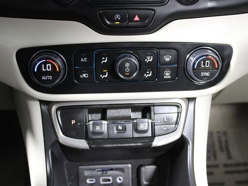 Used 2022 GMC Terrain Denali w/ Denali Premium Package image 12