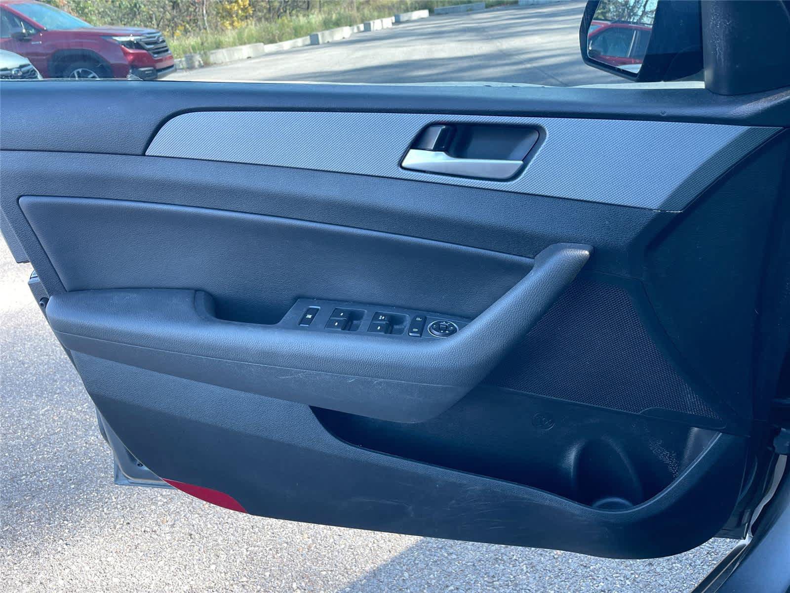 Used 2018 Hyundai Sonata SEL w/ Tech Package 02 FWD image 19
