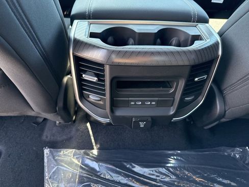 New 2026 RAM 1500 4x4 Crew Cab image 19