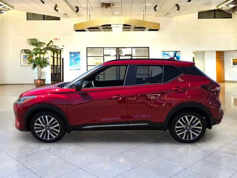 Certified 2023 Nissan Kicks SR w/ SR Premium Package FWD image 8