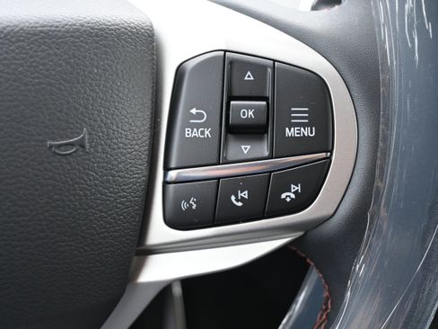 New 2026 Ford Explorer Active RWD image 18