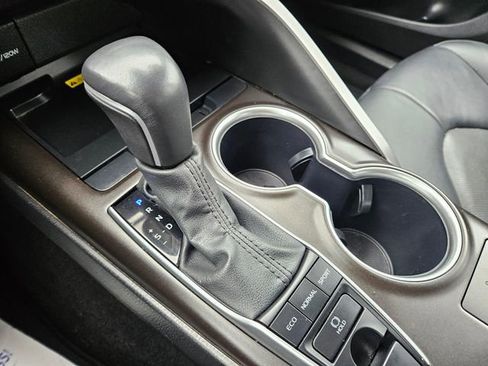 Used 2024 Toyota Camry XLE w/ Cold Weather Package AWD/4WD image 31