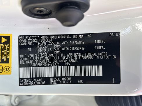 Used 2017 Toyota Highlander Limited w/ Protection Package #3 image 5