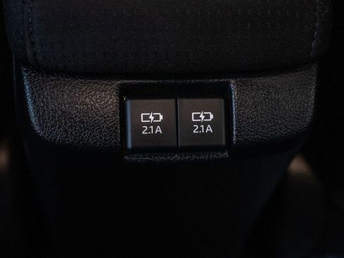 Used 2020 Toyota Prius LE image 31