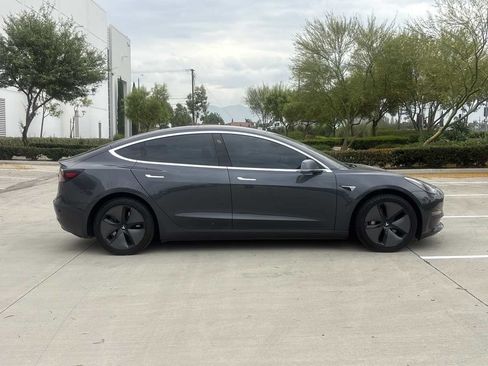 Used 2018 Tesla Model 3 Long Range AWD/4WD image 2