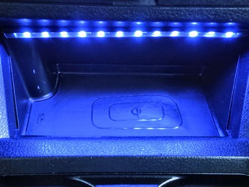 Used 2018 Toyota Tacoma TRD Off-Road w/ Technology Package AWD/4WD image 26