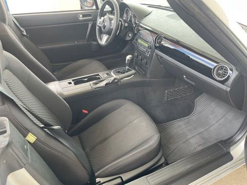 Used 2006 MAZDA MX-5 Miata Sport image 7