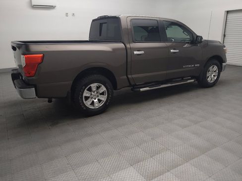 Used 2018 Nissan Titan SV RWD image 10