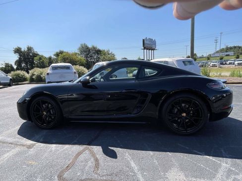 Used 2025 Porsche 718 Cayman RWD image 4