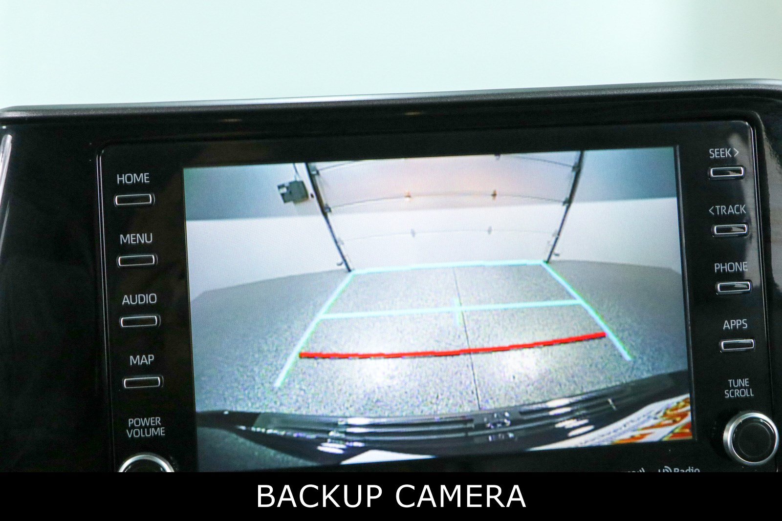 Used 2021 Toyota Highlander XLE FWD image 19