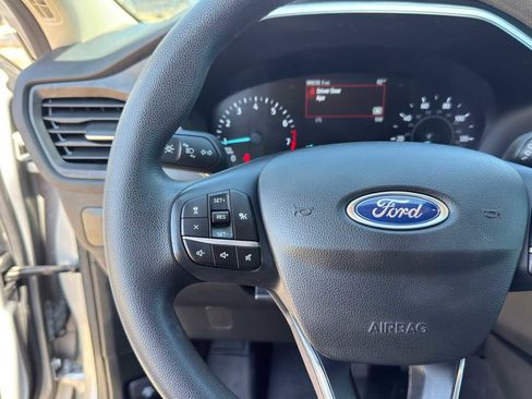Used 2020 Ford Escape SE FWD image 18