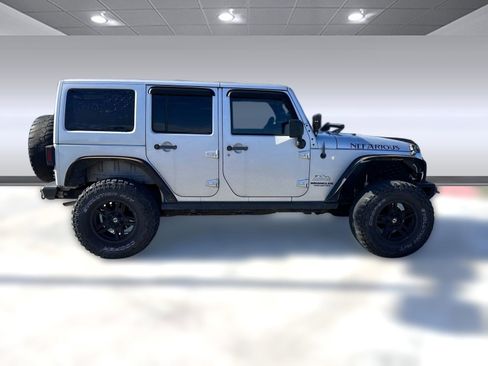 Used 2012 Jeep Wrangler Altitude image 7