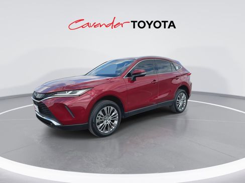 Certified 2023 Toyota Venza XLE image 4