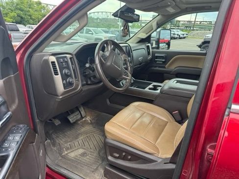Used 2018 GMC Sierra 2500 Denali w/ Duramax Plus Package AWD/4WD image 5