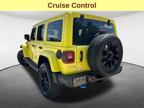 Used 2023 Jeep Wrangler Unlimited Sahara w/ Cold Weather Group AWD/4WD image 10