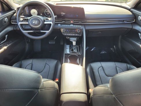 Used 2023 Hyundai Elantra Limited image 13