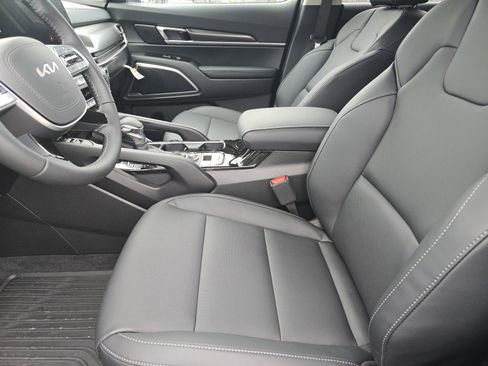 New 2025 Kia Telluride S image 7