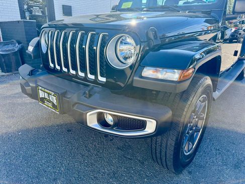 Used 2022 Jeep Gladiator Overland w/ Popular Equipment Package AWD/4WD image 9