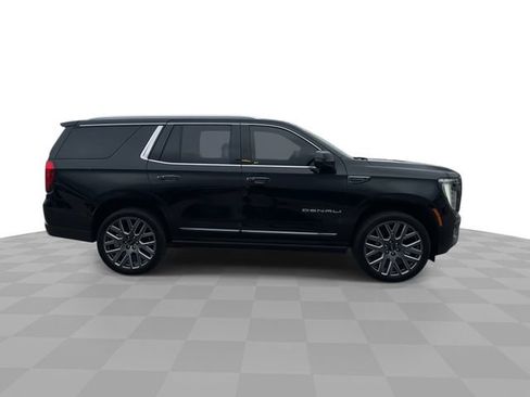 Used 2025 GMC Yukon Denali Ultimate w/ LPO, Floor Liner Package AWD/4WD image 9