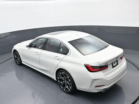 New 2025 BMW 330i xDrive Sedan w/ Premium Package AWD/4WD image 33