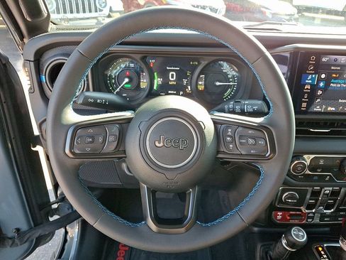 Used 2024 Jeep Wrangler Unlimited Rubicon 4xe AWD/4WD image 18