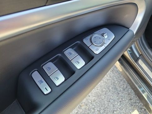Used 2026 Genesis G70 2.5T RWD image 16