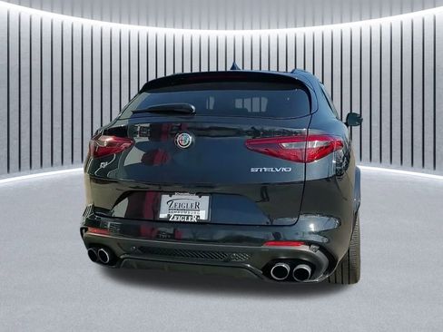 Used 2023 Alfa Romeo Stelvio Quadrifoglio image 10