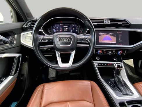 Used 2021 Audi Q3 2.0T Premium w/ Convenience Package AWD/4WD image 6