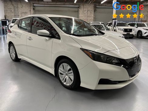 Used 2025 Nissan Leaf S FWD image 3