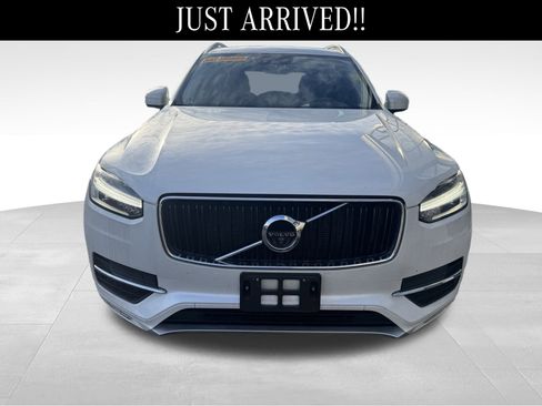 Used 2018 Volvo XC90 T5 Momentum w/ Convenience Package image 2