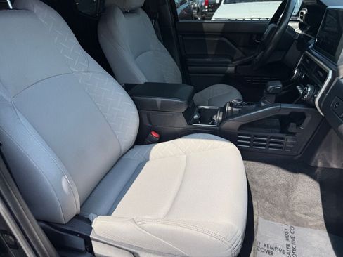 Used 2025 Toyota Tacoma SR5 AWD/4WD image 26