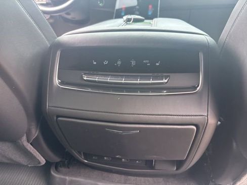 Used 2025 Cadillac Escalade Sport Platinum w/ LPO, Floor Liner Package AWD/4WD image 33