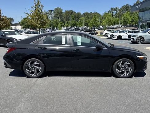 New 2026 Hyundai Elantra Limited image 8