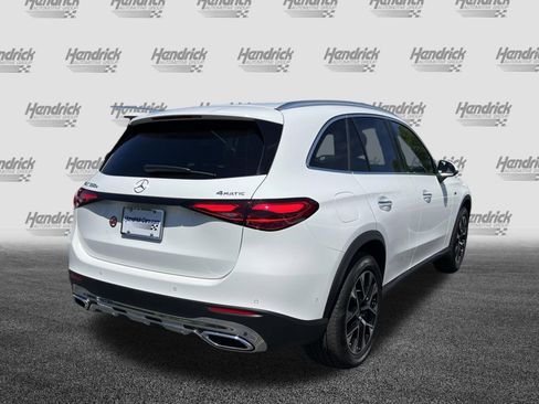 Used 2025 Mercedes-Benz GLC 350e 4MATIC image 11