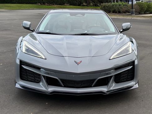 Used 2025 Chevrolet Corvette E-Ray AWD/4WD image 5