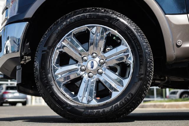 Used 2018 Ford F150 Lariat w/ Equipment Group 502A Luxury AWD/4WD image 18