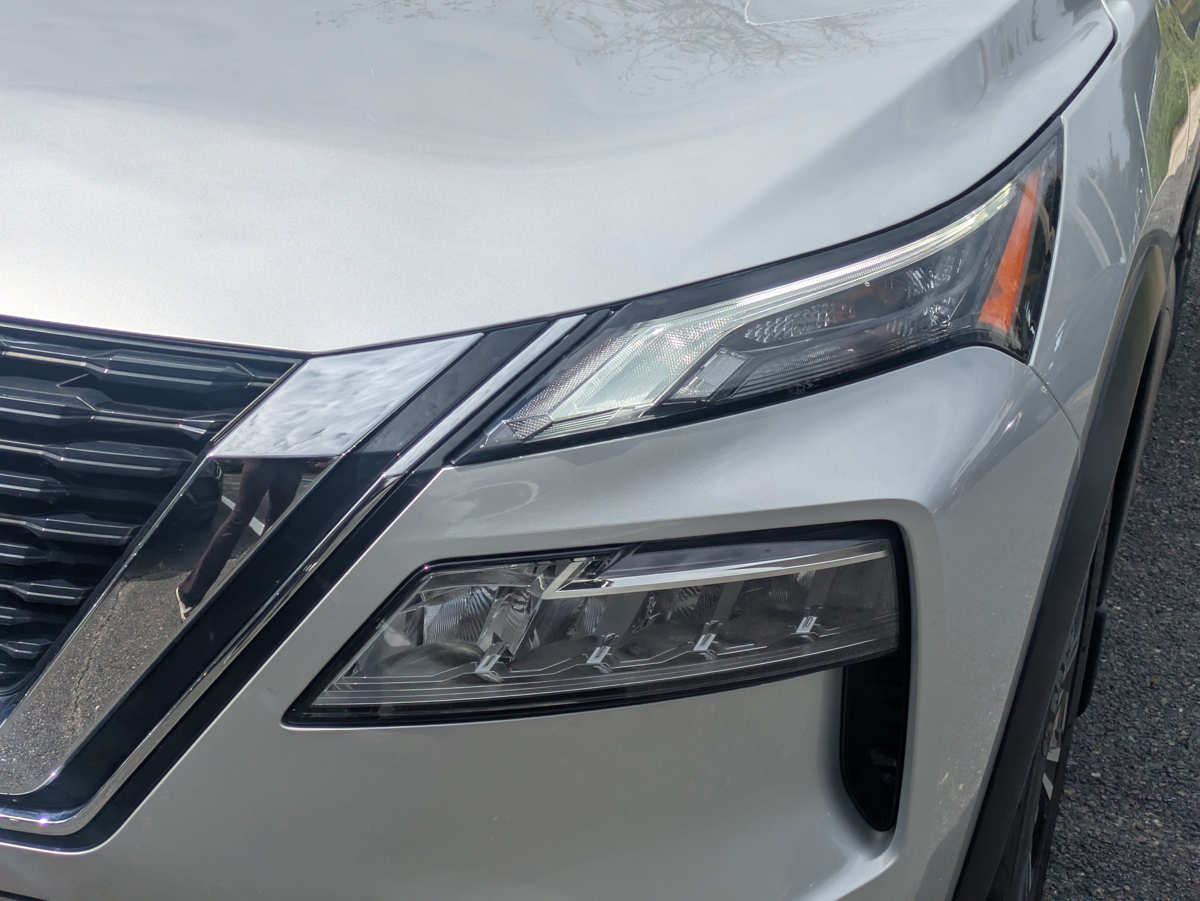 Used 2023 Nissan Rogue SV FWD image 9