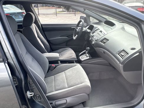 Used 2010 Honda Civic LX image 25