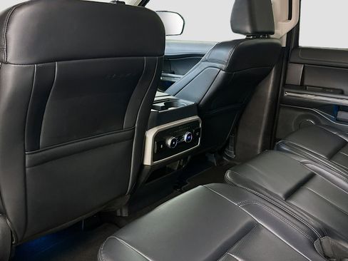 Used 2024 Ford Expedition XLT image 28