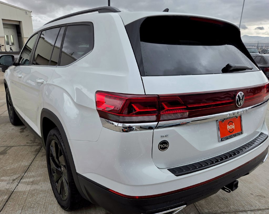 Certified 2026 Volkswagen Atlas SE FWD image 8