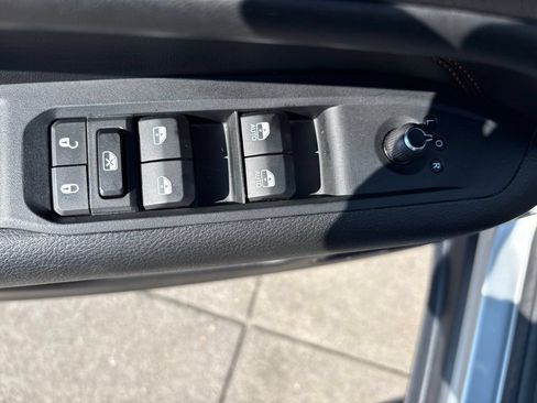 Used 2025 Jeep Compass Trailhawk AWD/4WD image 14
