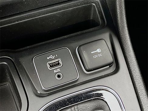 Used 2020 Jeep Cherokee Latitude Plus image 20