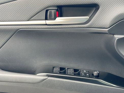 Certified 2025 Toyota Camry SE FWD image 8