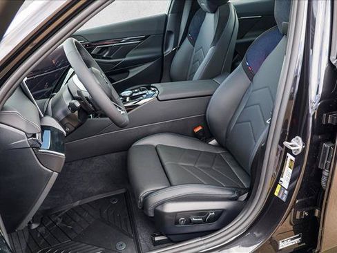 New 2027 BMW 550e xDrive AWD/4WD image 12