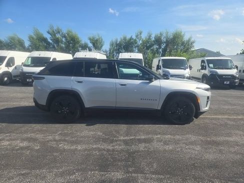 Used 2024 Jeep Wagoneer Launch Edition AWD/4WD image 7