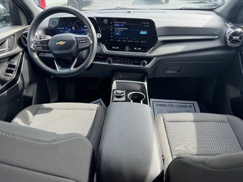 Used 2026 Chevrolet Equinox LT AWD/4WD image 14