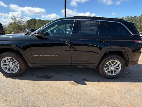 New 2026 Jeep Grand Cherokee Laredo X RWD image 11