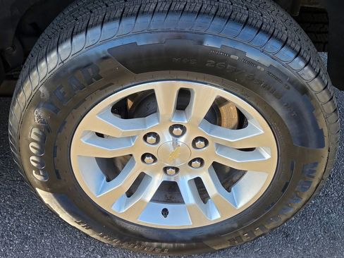 Used 2016 Chevrolet Tahoe LT w/ Luxury Package AWD/4WD image 12