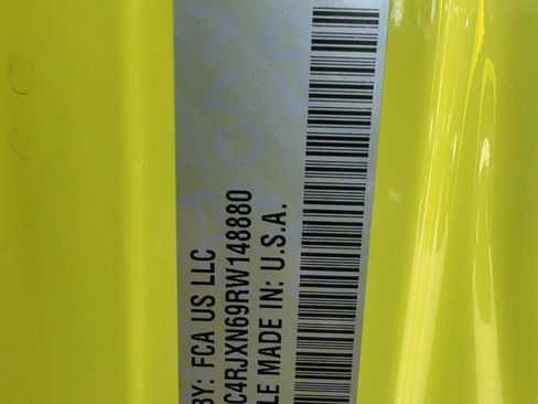 Used 2024 Jeep Wrangler Unlimited AWD/4WD image 19