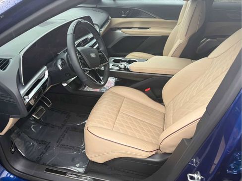Used 2025 Cadillac Lyriq Sport w/ Nappa Leather Package AWD/4WD image 9